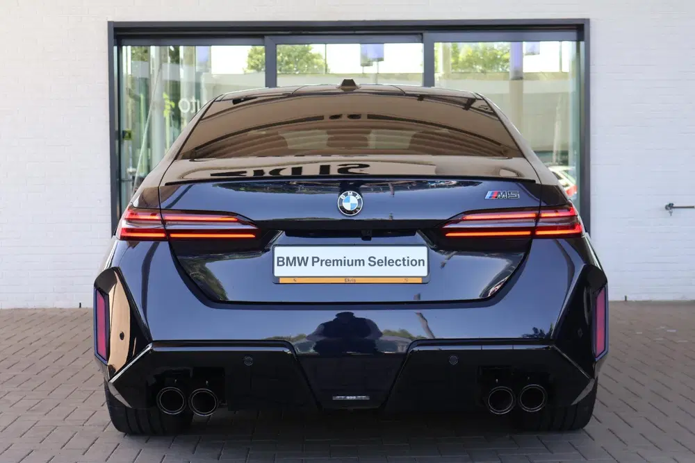 BMW M5 Sedan uit 2025, foto 4