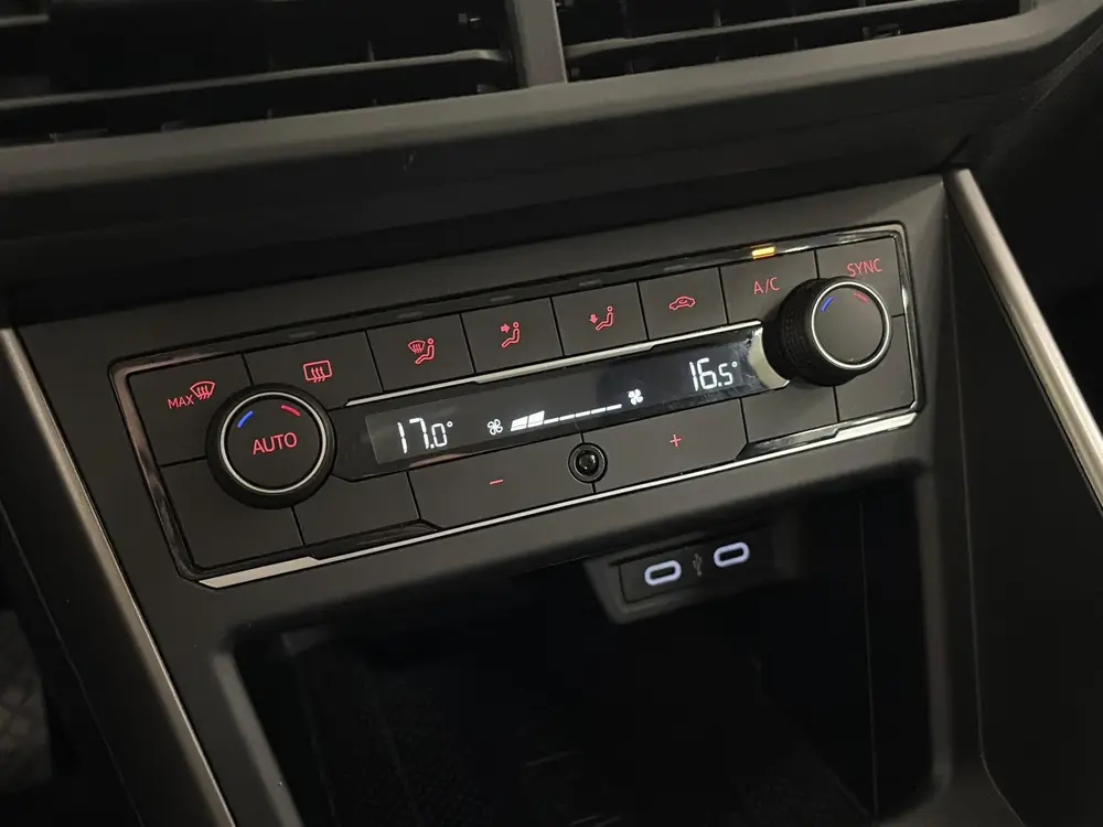 Volkswagen Polo 1.0 TSI Comfortline Business uit 2021, foto 17