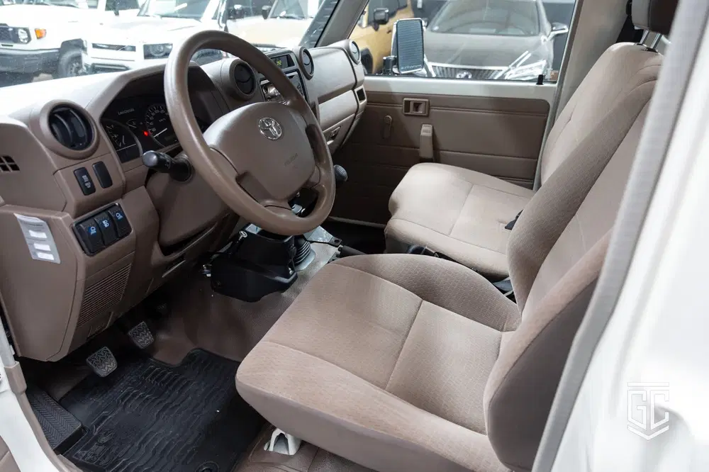 Toyota Land Cruiser VDJ78 uit 2022, foto 10