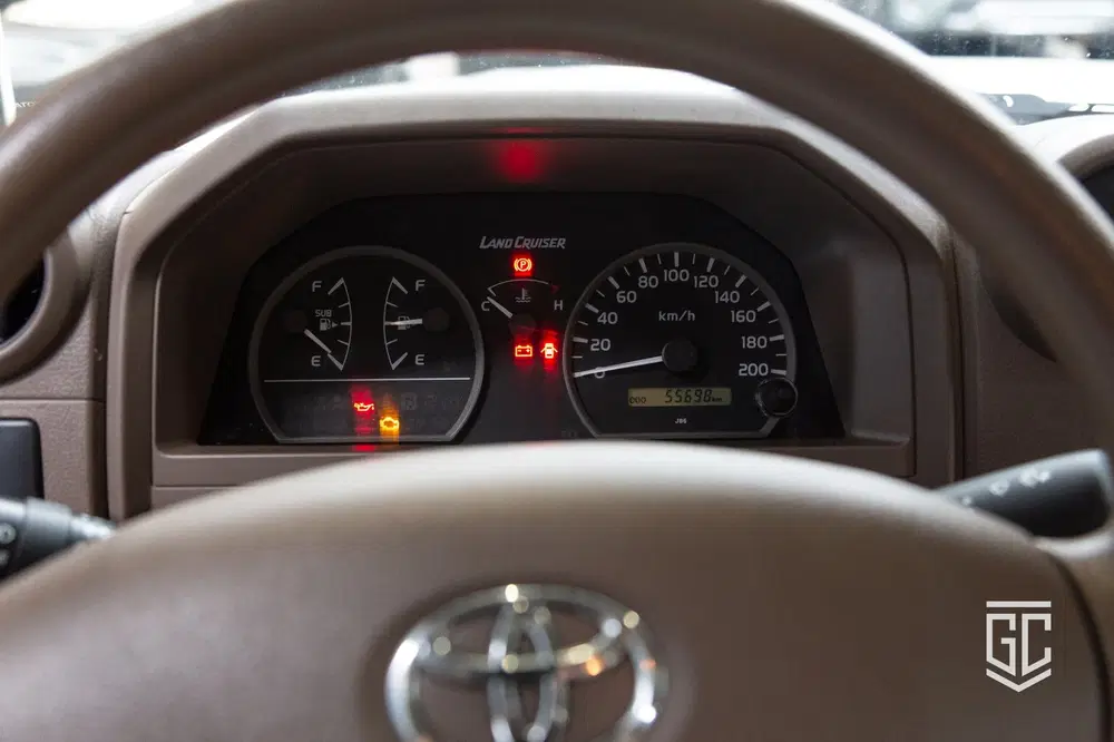 Toyota Land Cruiser VDJ78 uit 2022, foto 14