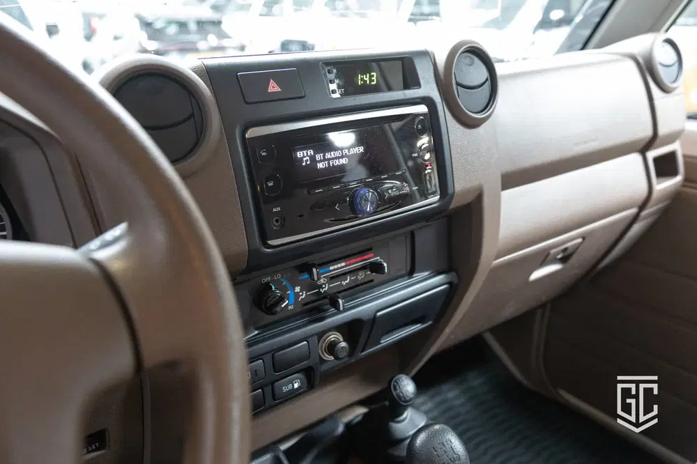 Toyota Land Cruiser VDJ78 uit 2022, foto 15