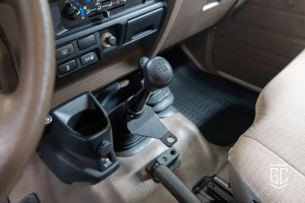 Toyota Land Cruiser VDJ78 uit 2022, foto 16