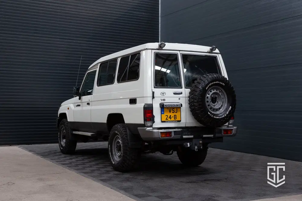 Toyota Land Cruiser VDJ78 uit 2022, foto 4