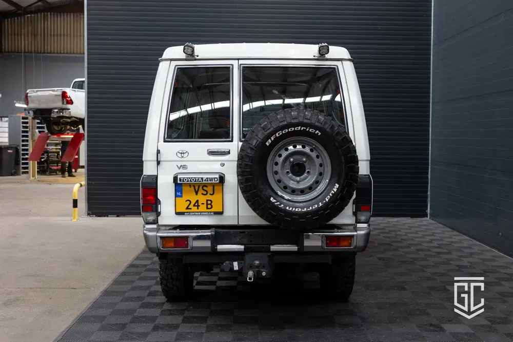 Toyota Land Cruiser VDJ78 uit 2022, foto 5