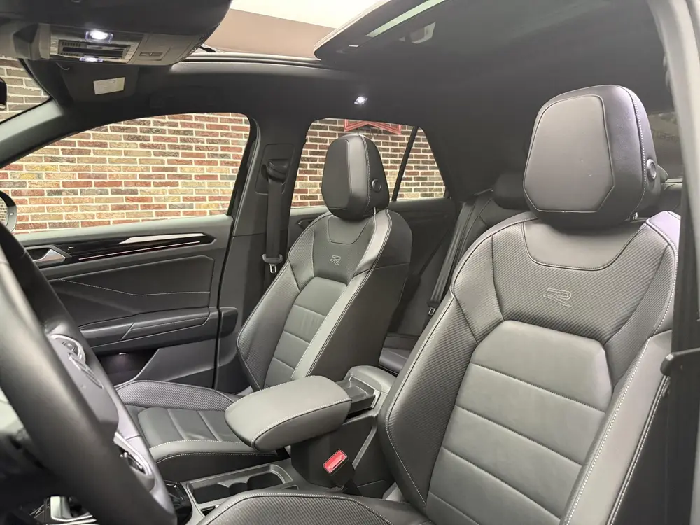 Volkswagen T-Roc 1.5 TSI R-Line Edition uit 2024, foto 14