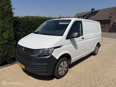 Volkswagen Transporter 2.0 TDI L1H1 26 Economy Business uit 2022