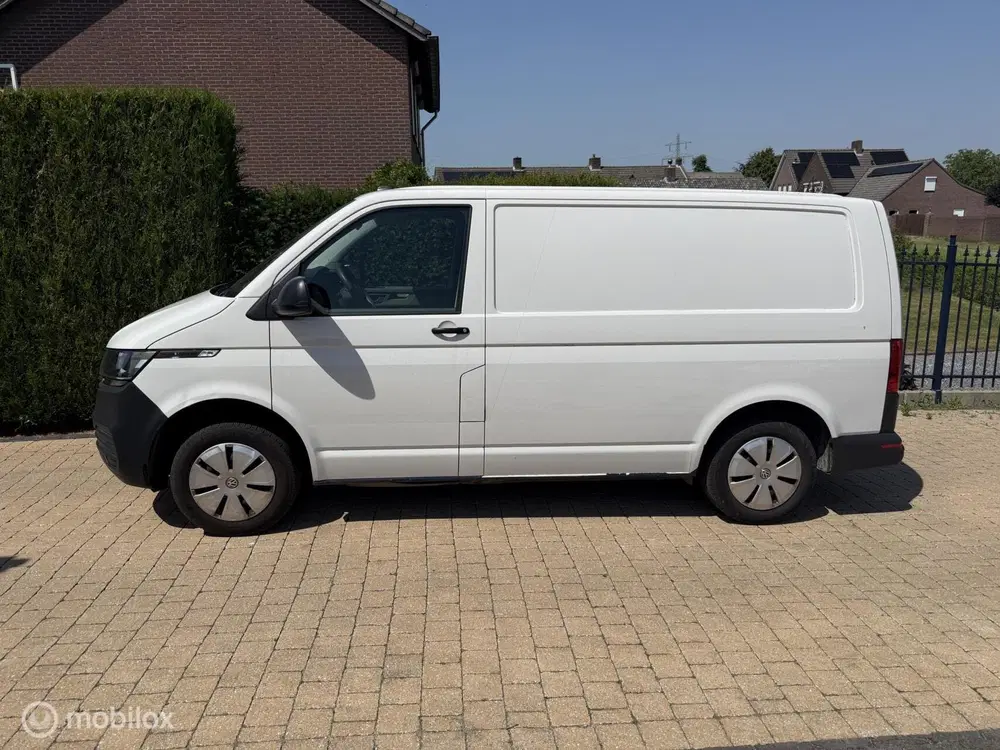 Volkswagen Transporter 2.0 TDI L1H1 26 Economy Business uit 2022, foto 17