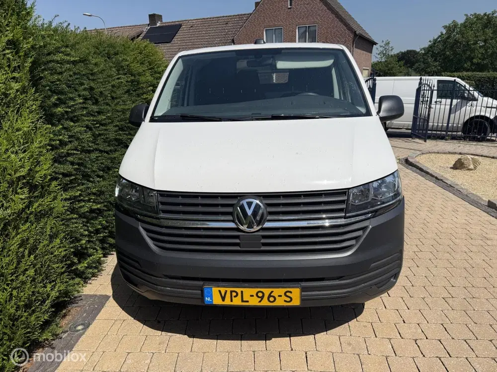 Volkswagen Transporter 2.0 TDI L1H1 26 Economy Business uit 2022, foto 3