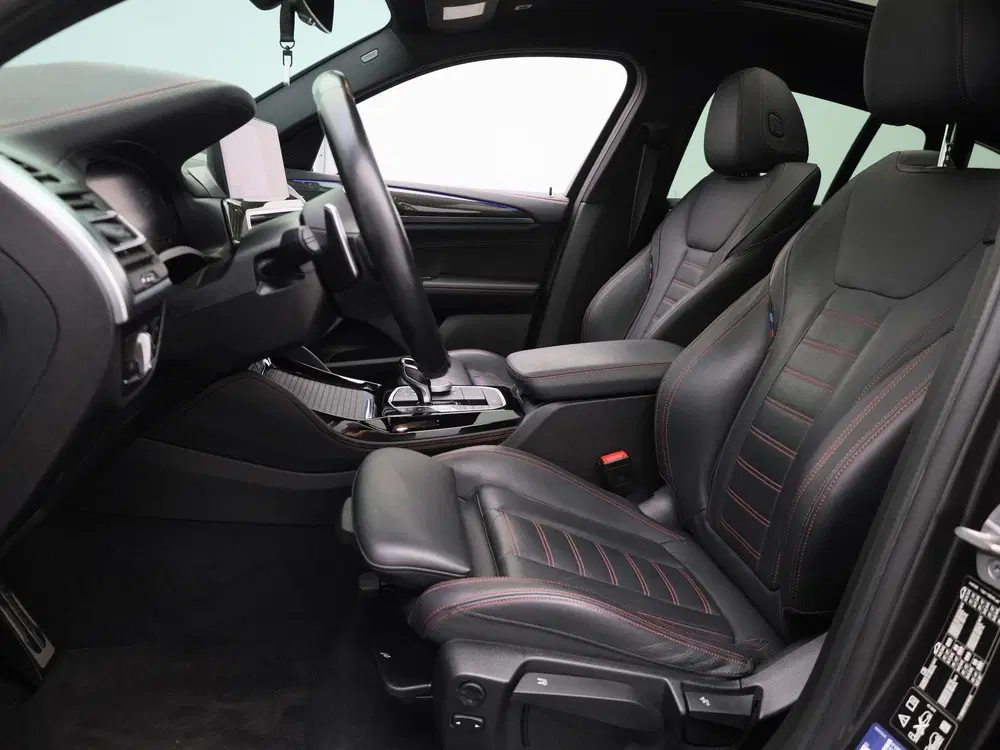 BMW X4 xDrive20i High Executive uit 2022, foto 11