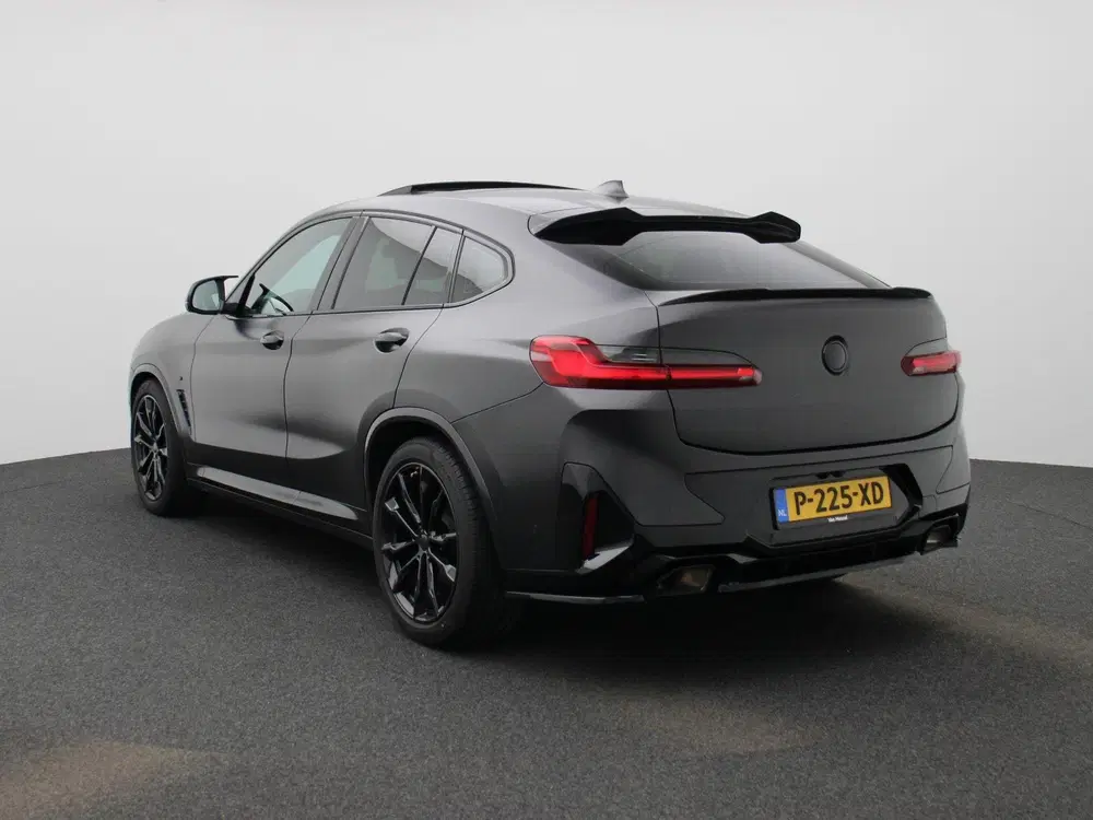 BMW X4 xDrive20i High Executive uit 2022, foto 2