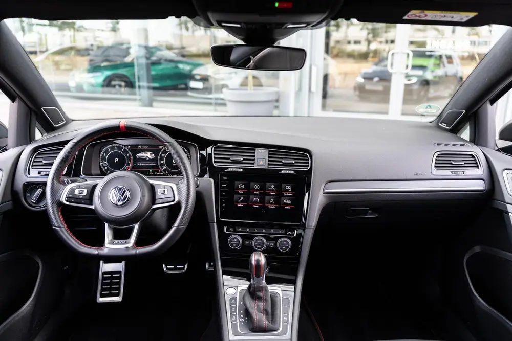 Volkswagen Golf 2.0 TSI GTI TCR Pano Dsg Akrapovic uit 2020, foto 18