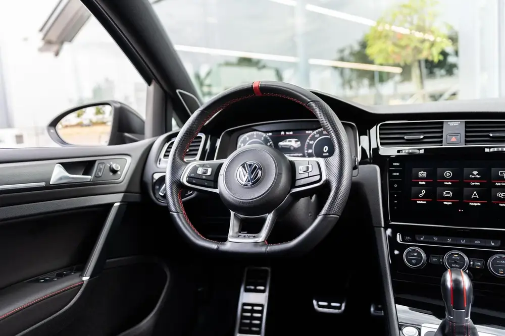 Volkswagen Golf 2.0 TSI GTI TCR Pano Dsg Akrapovic uit 2020, foto 20
