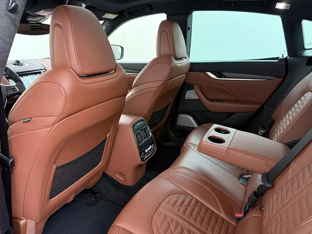 Maserati Levante 3.8 V8 Trofeo 589 K ! | Carbon | Panoramada uit 2020, foto 19