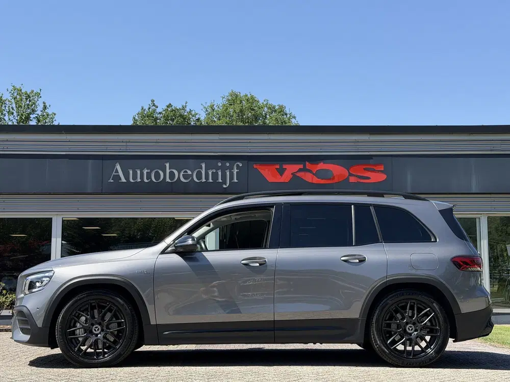 Mercedes-Benz GLB AMG 35 4MATIC uit 2022, foto 3
