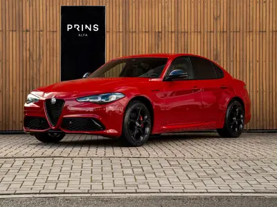 Alfa Romeo Giulia 2.0 T GME AWD Competizione (bj 2023) uit 2023