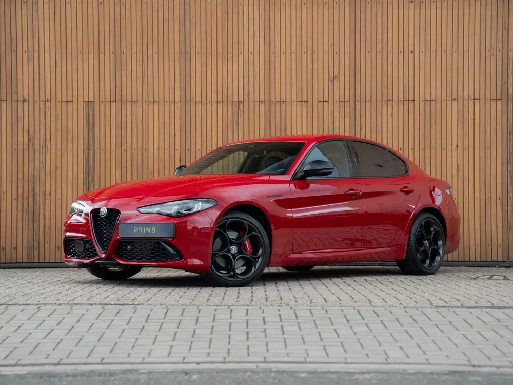 Alfa Romeo Giulia 2.0 T GME AWD Competizione (bj 2023) uit 2023, foto 13