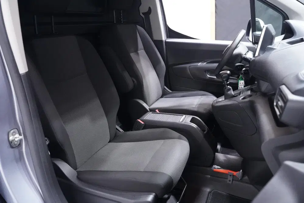 Peugeot Partner 1.5 BlueHDI 130 pk L2 Premium Navi uit 2020, foto 20