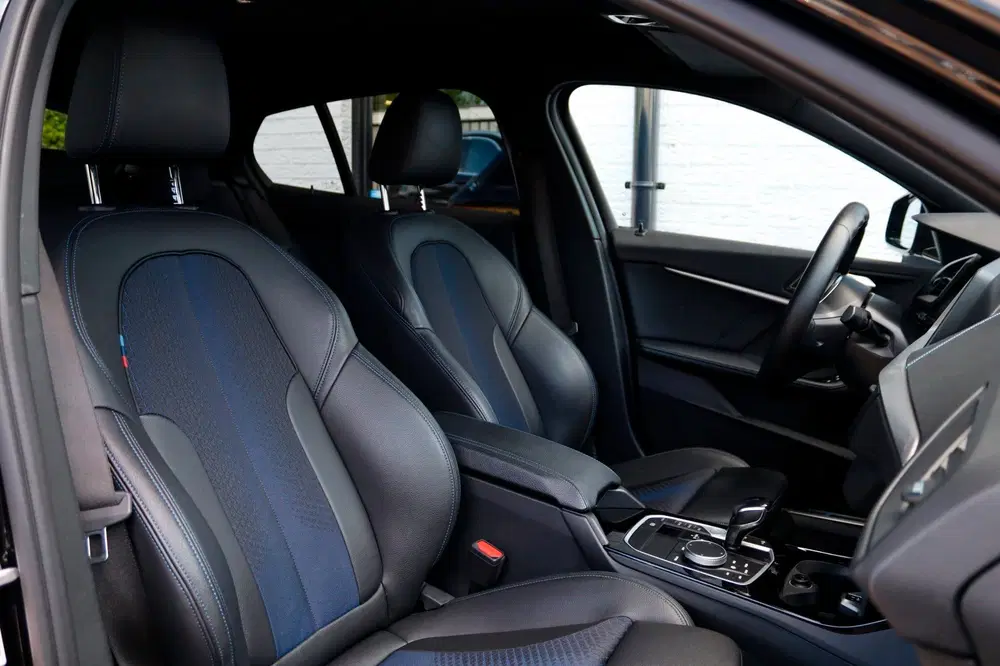 BMW 1-serie 118i M-Pakket BTW XENON SFEER VIRTUAL KEYL uit 2021, foto 13
