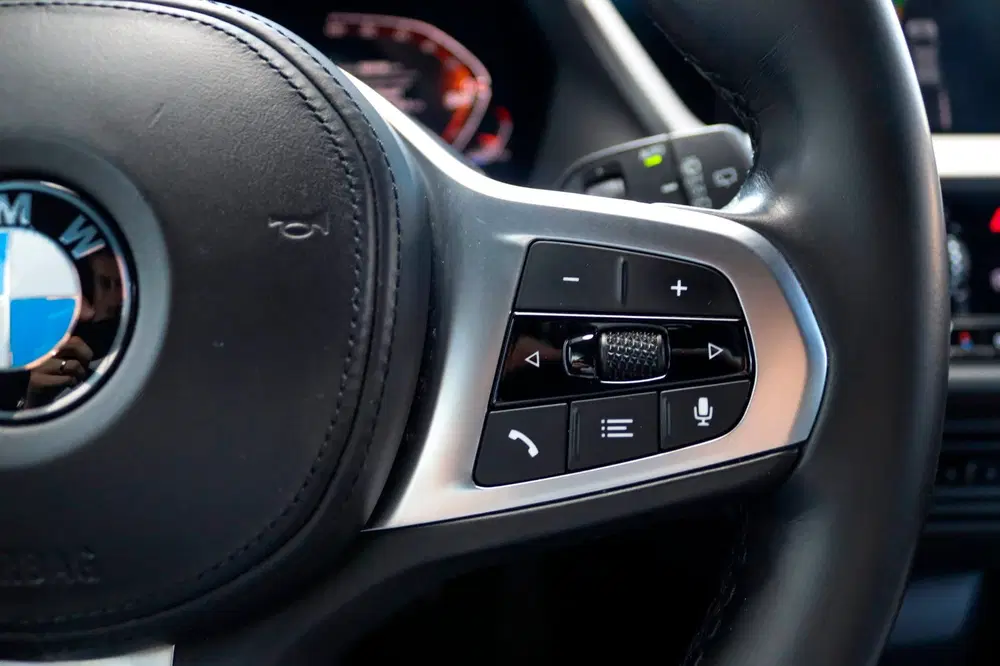 BMW 1-serie 118i M-Pakket BTW XENON SFEER VIRTUAL KEYL uit 2021, foto 18