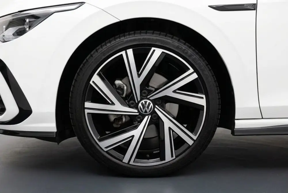 Volkswagen Golf VIII Lim. R-Line 1.5 eTSI DSG Pano l Camera uit 2021, foto 10