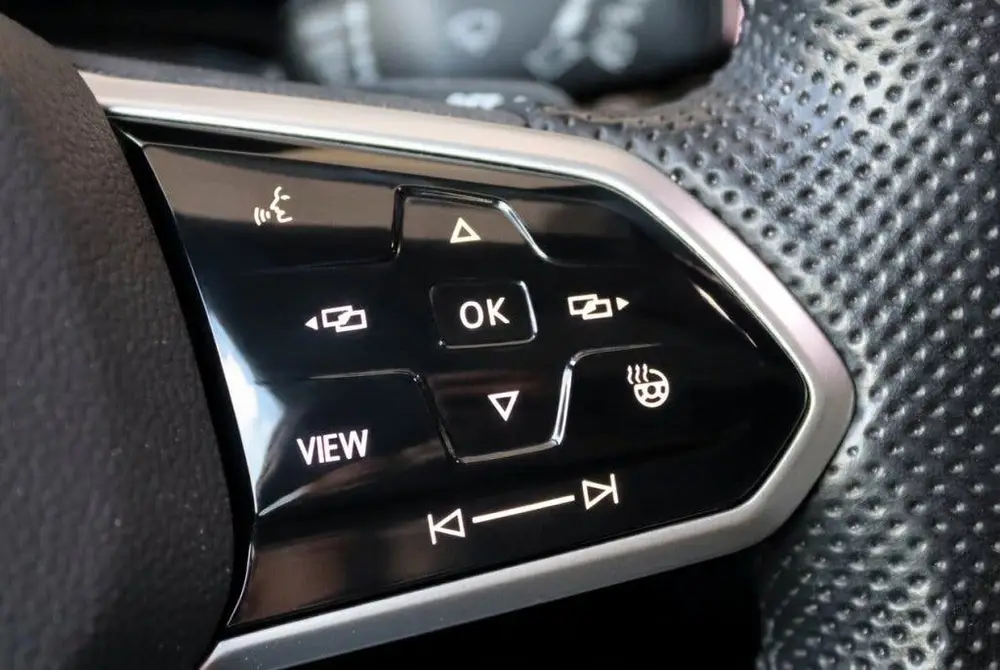 Volkswagen Golf VIII Lim. R-Line 1.5 eTSI DSG Pano l Camera uit 2021, foto 19