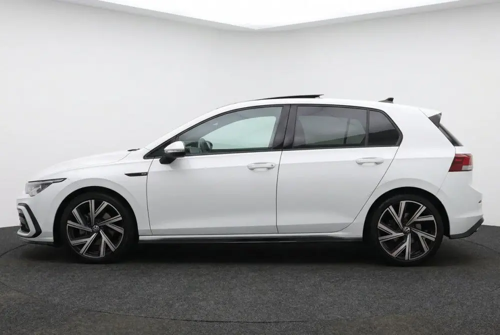 Volkswagen Golf VIII Lim. R-Line 1.5 eTSI DSG Pano l Camera uit 2021, foto 2