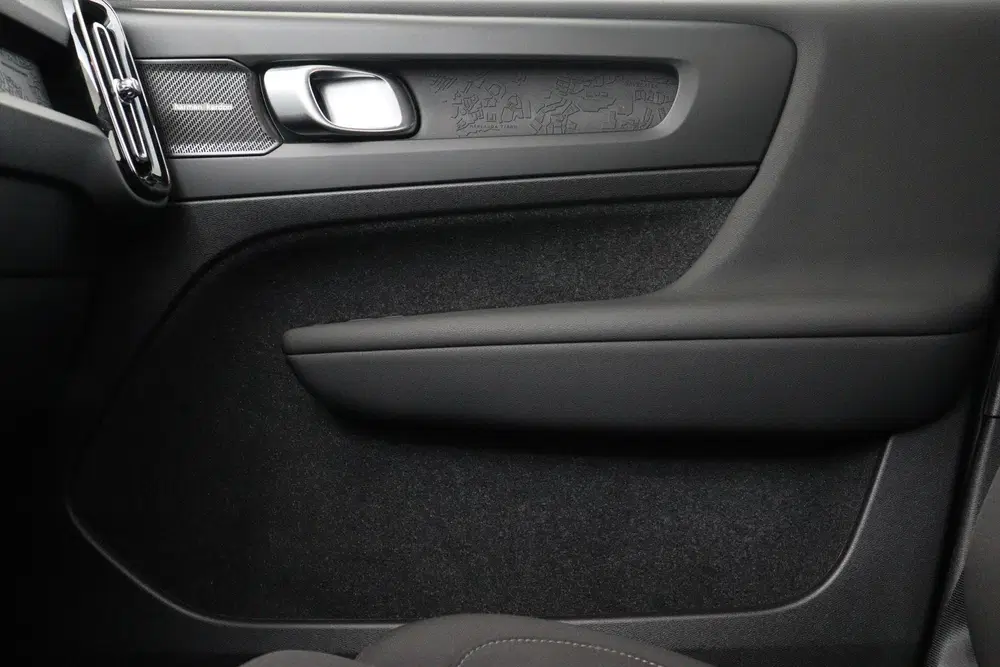 Volvo EX40 SINGLE MOTOR EXTENDED RANGE PLUS 82 kWh -H uit 2025, foto 14