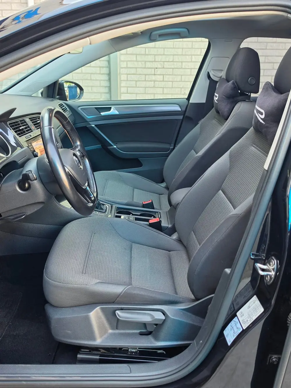 Volkswagen Golf 1.5 TSI Highline Business R AUTOMAAT/NAP/AIR uit 2019, foto 14