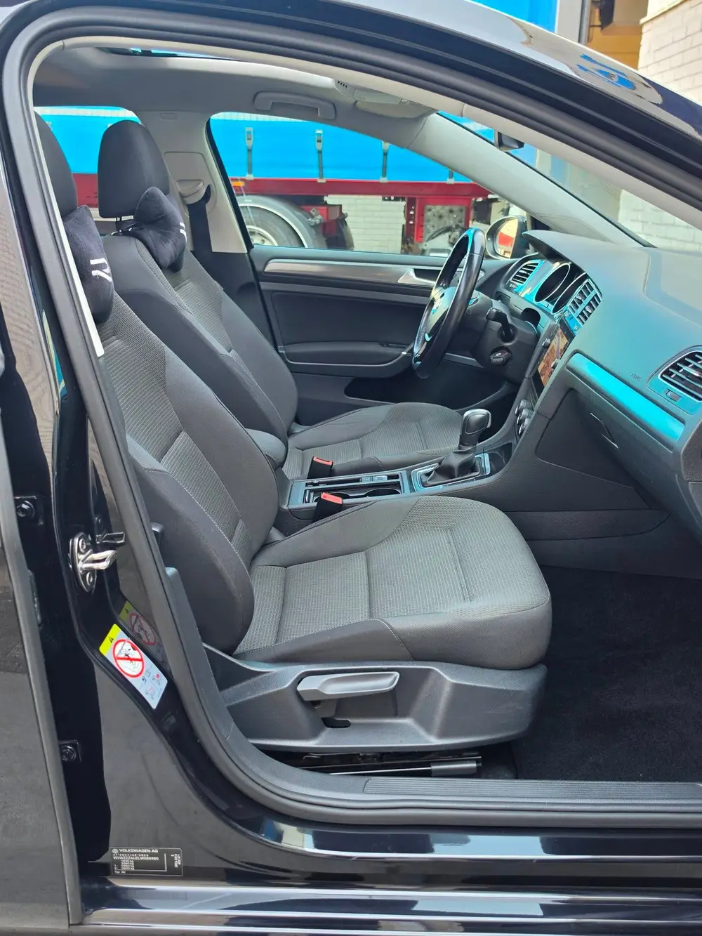 Volkswagen Golf 1.5 TSI Highline Business R AUTOMAAT/NAP/AIR uit 2019, foto 15