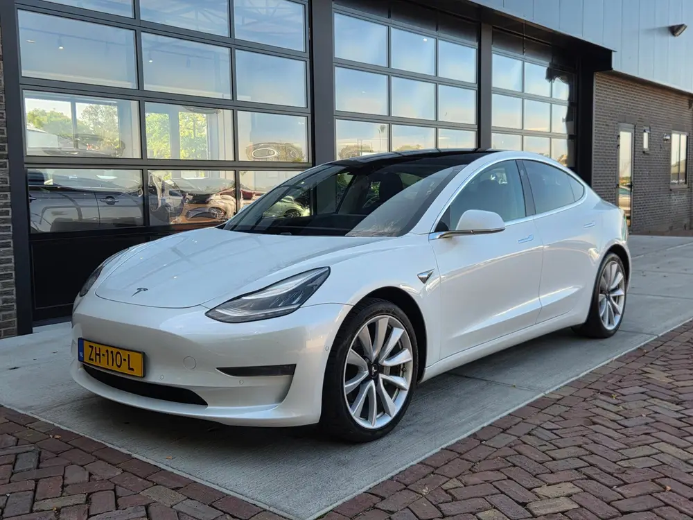 Tesla Model 3 Long Range AWD 75 kWh | Autopilot uit 2019