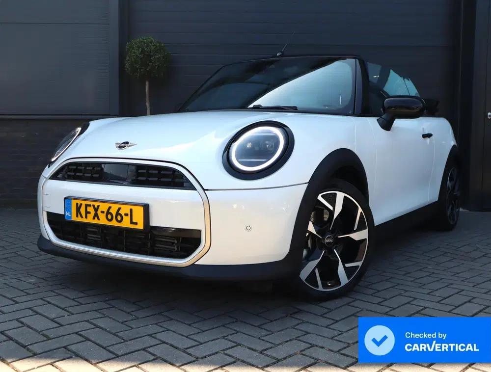 Mini Cabrio 2.0 Cooper C Favoured uit 2025