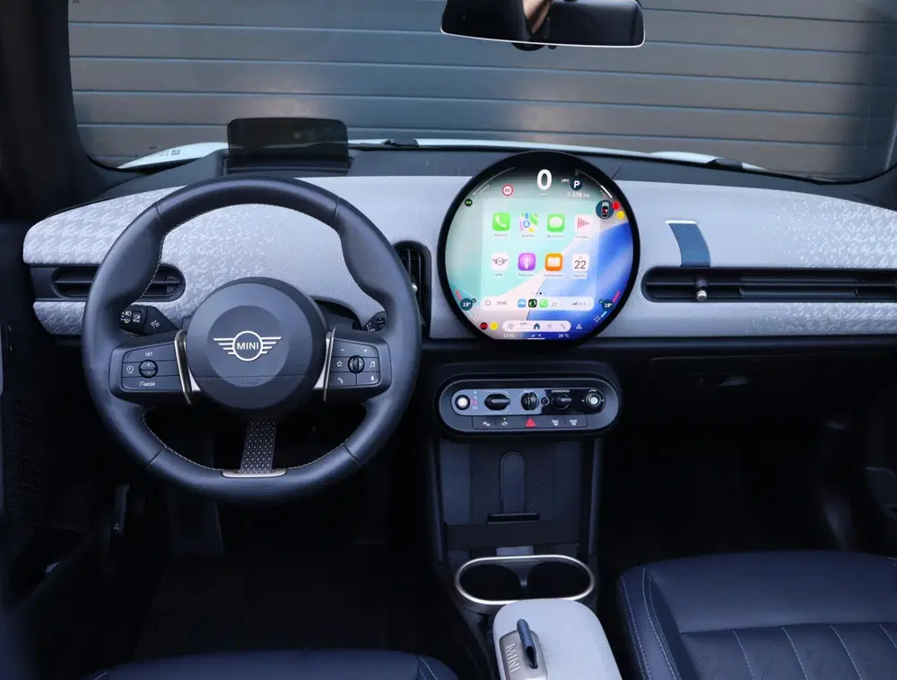 Mini Cabrio 2.0 Cooper C Favoured uit 2025, foto 16