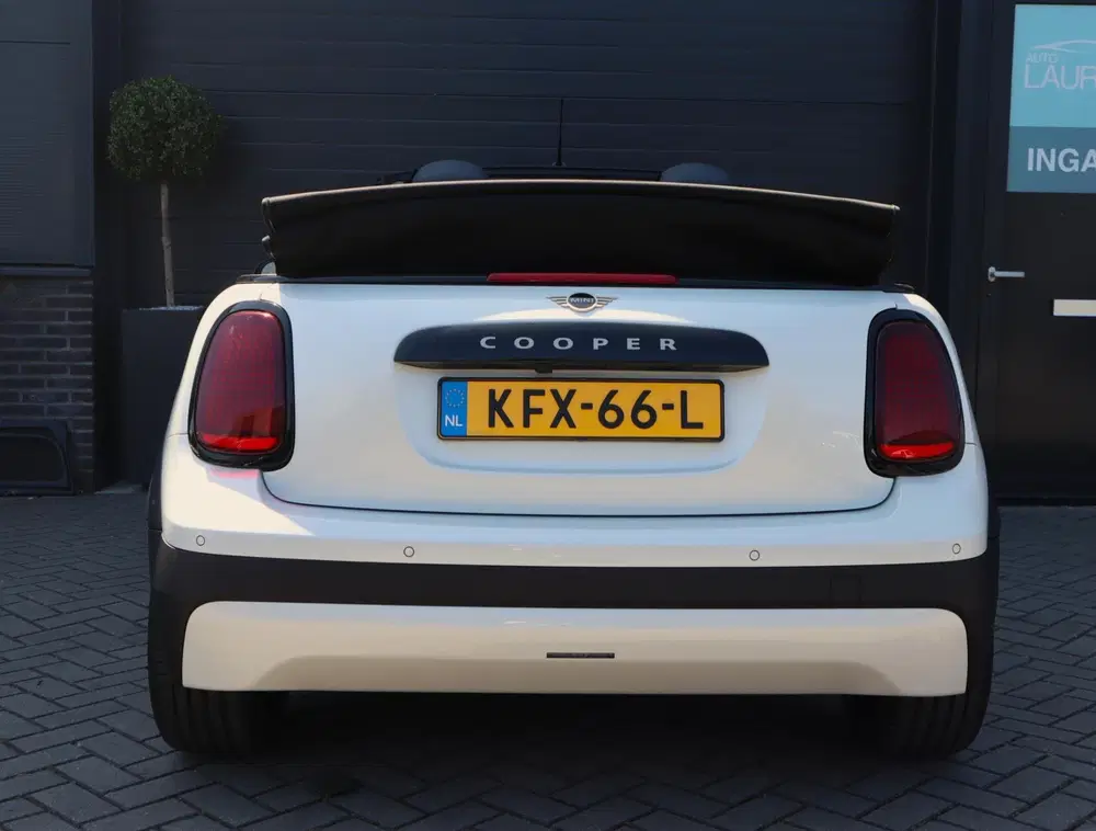 Mini Cabrio 2.0 Cooper C Favoured uit 2025, foto 6