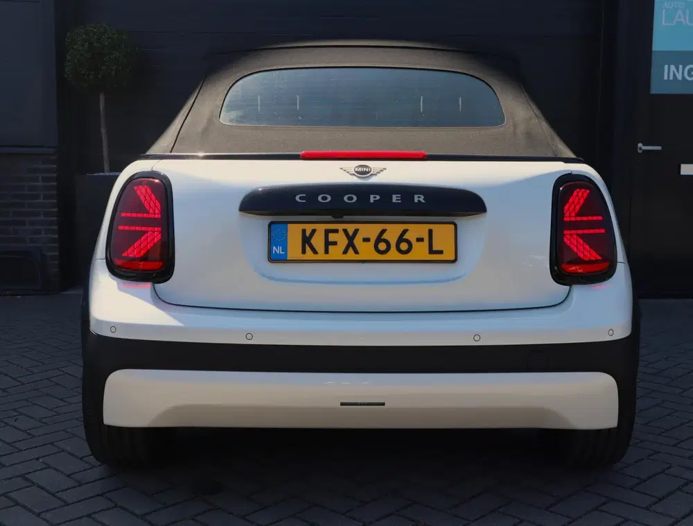 Mini Cabrio 2.0 Cooper C Favoured uit 2025, foto 7