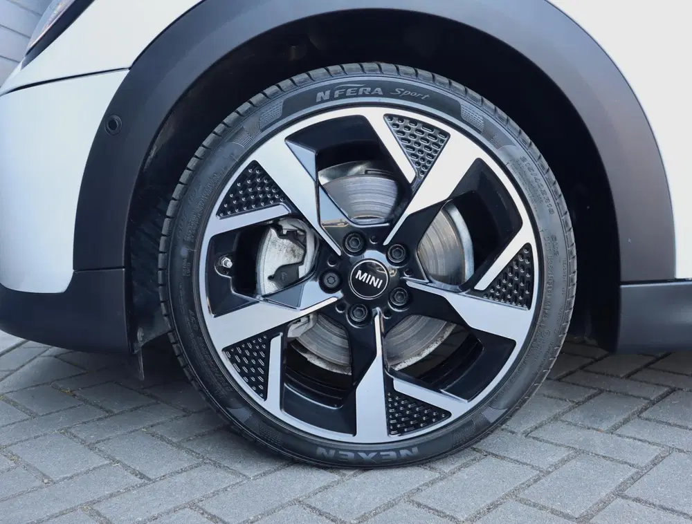 Mini Cabrio 2.0 Cooper C Favoured uit 2025, foto 9