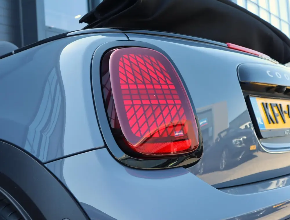 Mini Cabrio 2.0 Cooper C Classic M uit 2025, foto 11