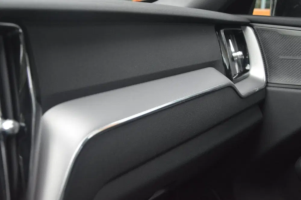 Volvo XC60 T6 Hybrid AWD Plus Dark LONG RANGE uit 2022, foto 13