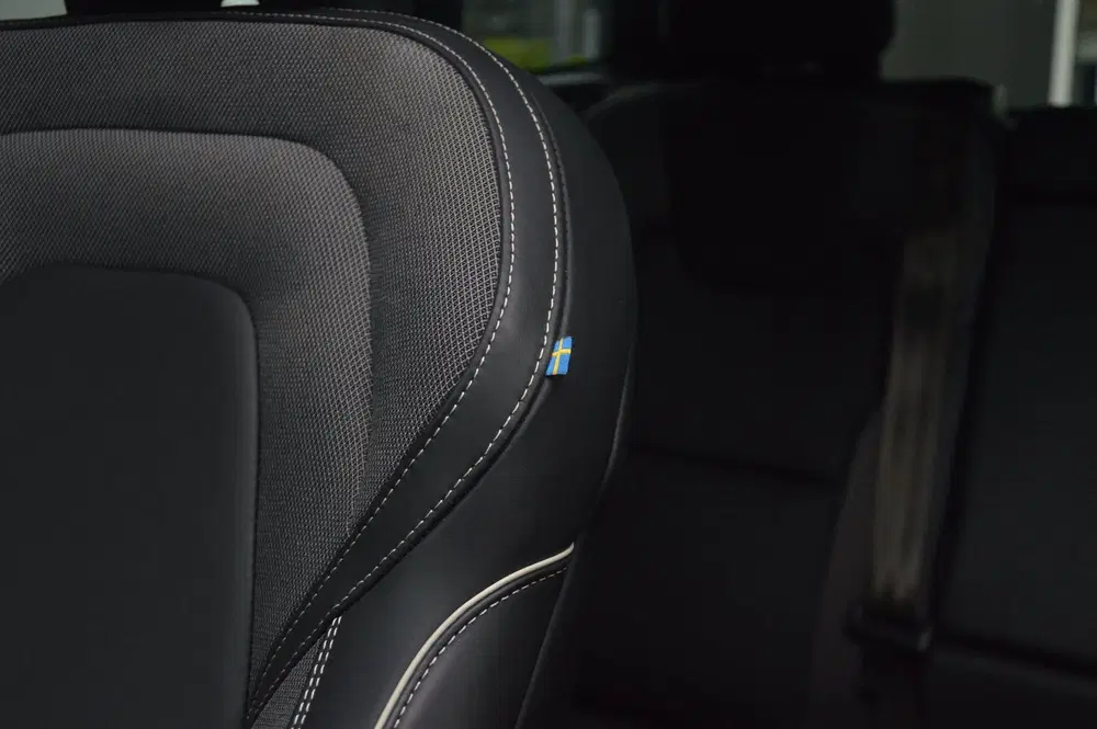 Volvo XC60 T6 Hybrid AWD Plus Dark LONG RANGE uit 2022, foto 15