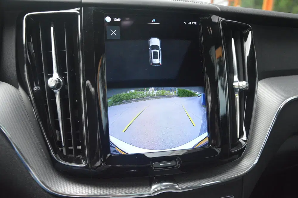 Volvo XC60 T6 Hybrid AWD Plus Dark LONG RANGE uit 2022, foto 16
