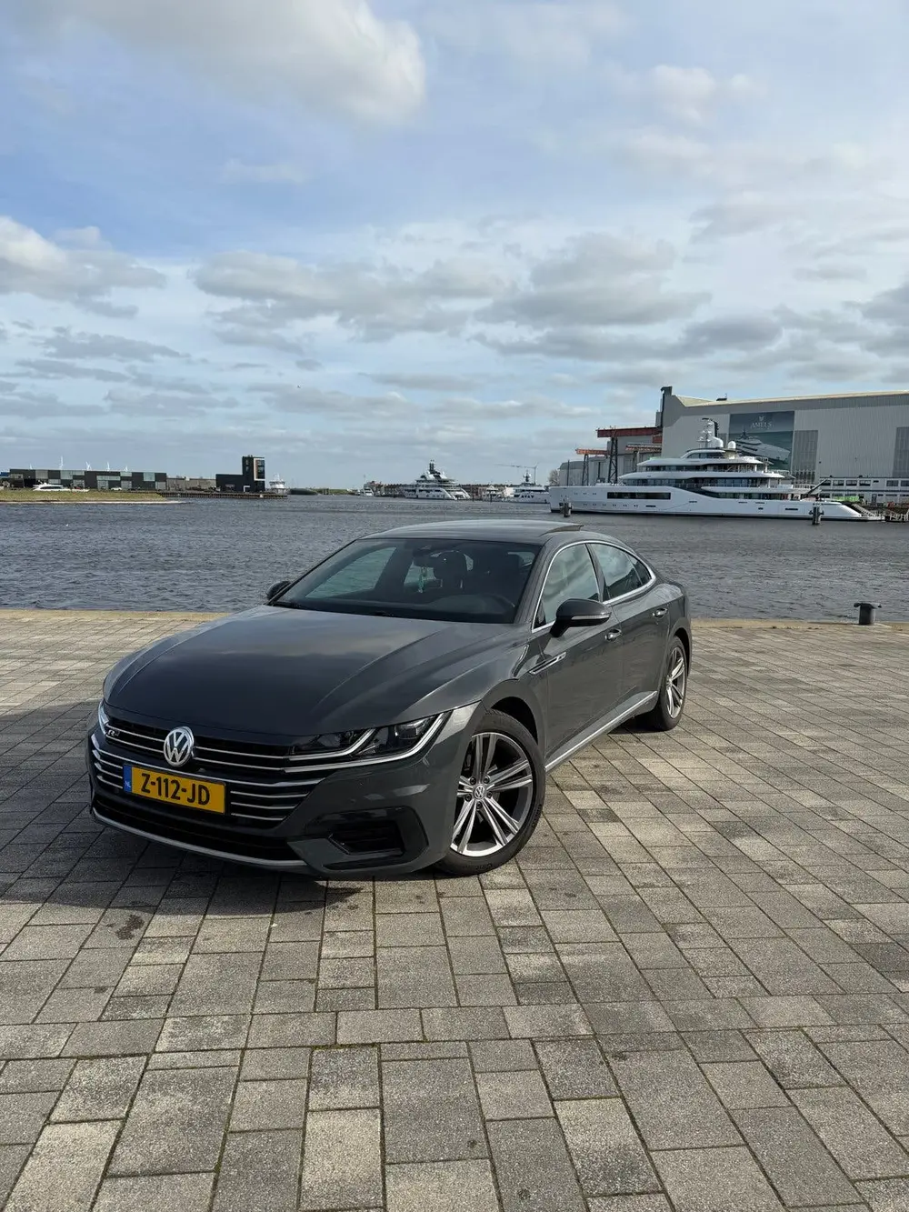 Volkswagen Arteon 2.0 TSI 190pk 7-DSG 2020 Grijs uit 2020, foto 2