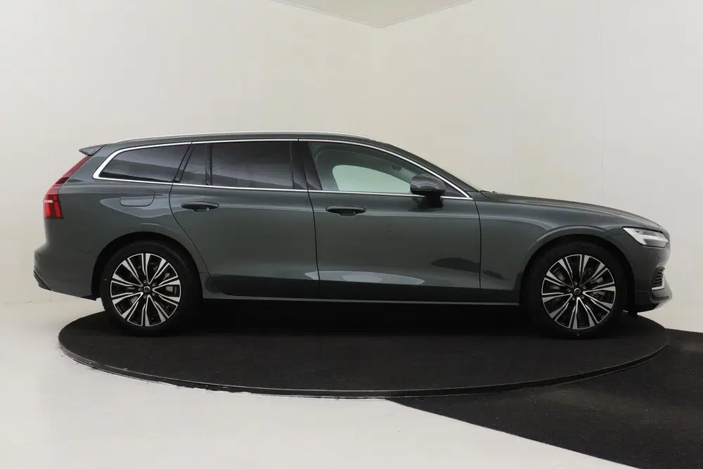 Volvo V60 T6 PLUG-IN HYBRID AWD ULTRA BRIGHT -PANO.D uit 2026, foto 13