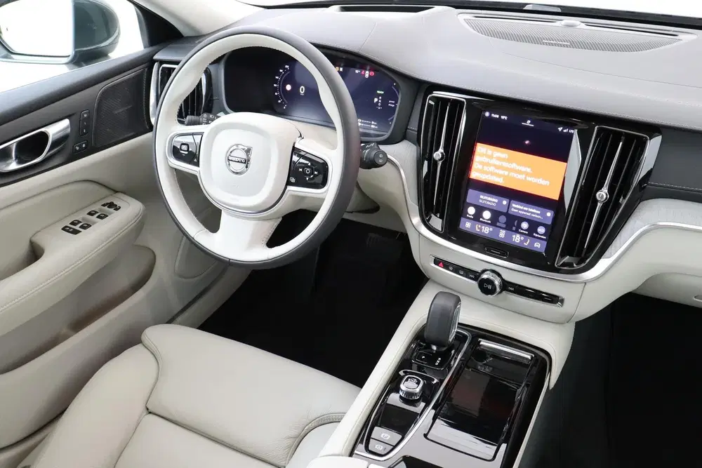 Volvo V60 T6 PLUG-IN HYBRID AWD ULTRA BRIGHT -PANO.D uit 2026, foto 6