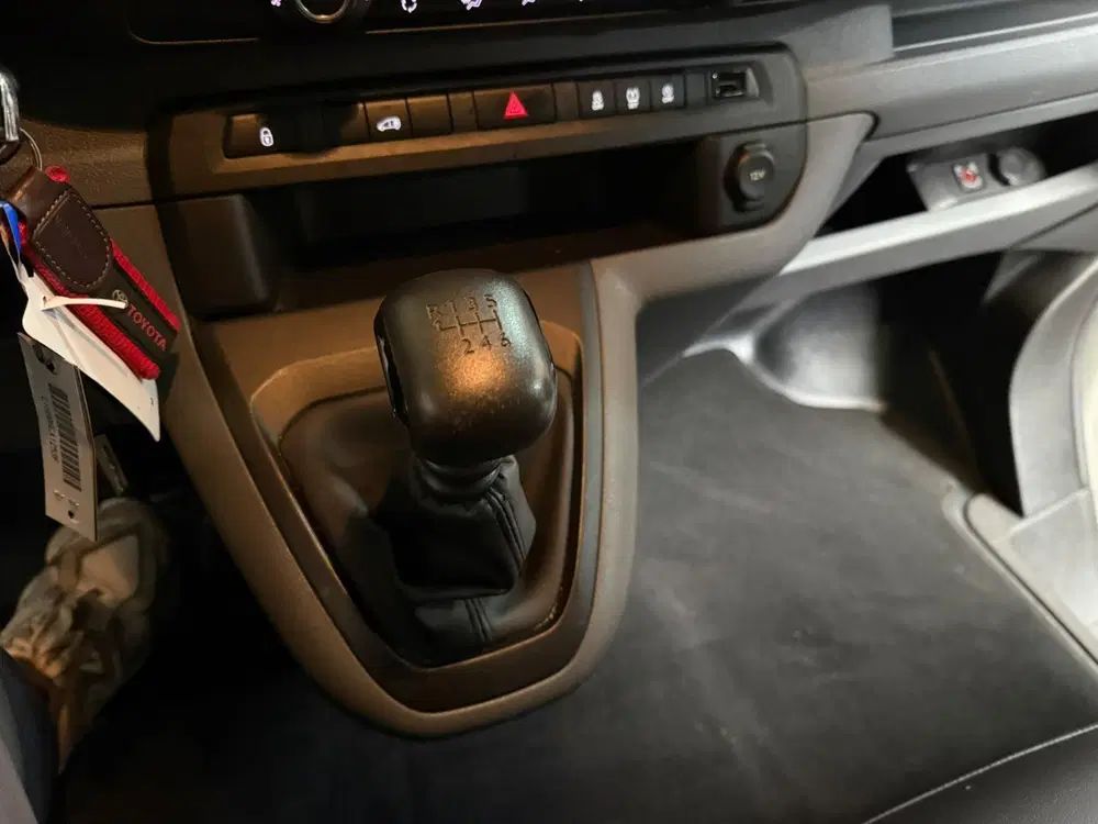 Toyota Proace 1.5 D-4D Cool Comfort Long uit 2020, foto 18