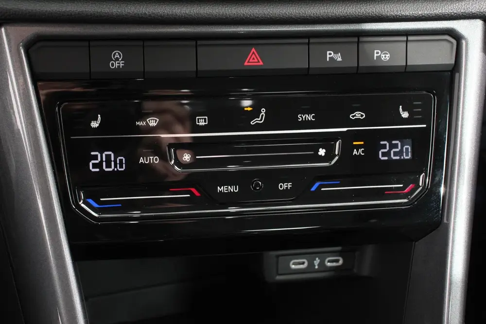 Volkswagen T-Roc 1.5 TSI DSG Style Navigatie Wireless App co uit 2023, foto 19