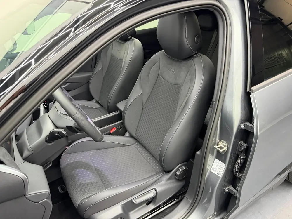 Volkswagen T-Roc 1.5 eTsi R-Line - Full option - Pano - Elek uit 2026, foto 11
