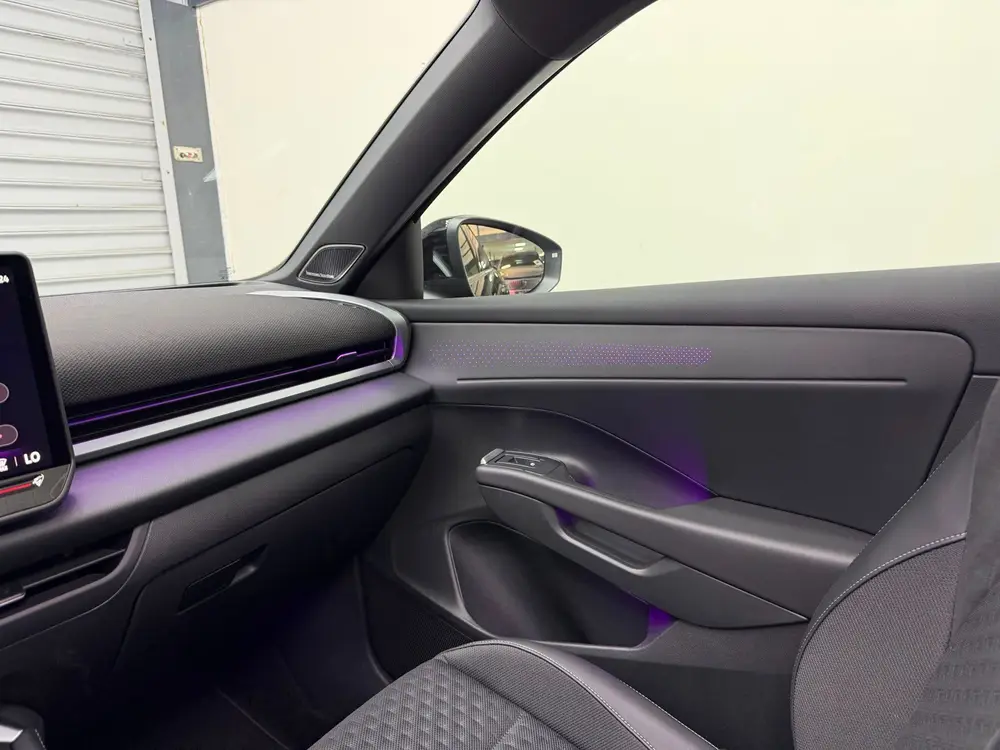 Volkswagen T-Roc 1.5 eTsi R-Line - Full option - Pano - Elek uit 2026, foto 15