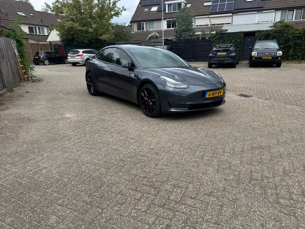 Tesla Model 3 2019 Grijs performance long range uit 2019, foto 2