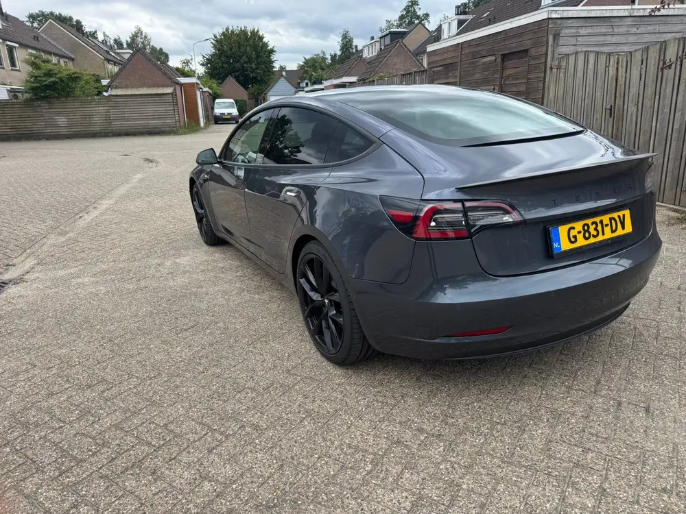 Tesla Model 3 2019 Grijs performance long range uit 2019, foto 6