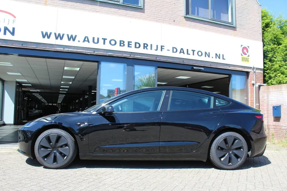 Tesla Model 3 Standard RWD Plus SOH 90 uit 2021, foto 2