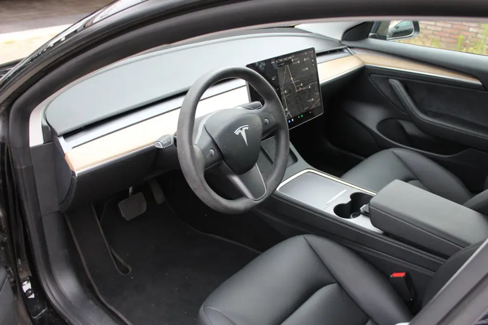 Tesla Model 3 Standard RWD Plus SOH 90 uit 2021, foto 4